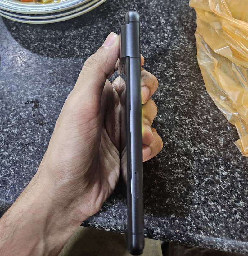 Google Pixel 8 6