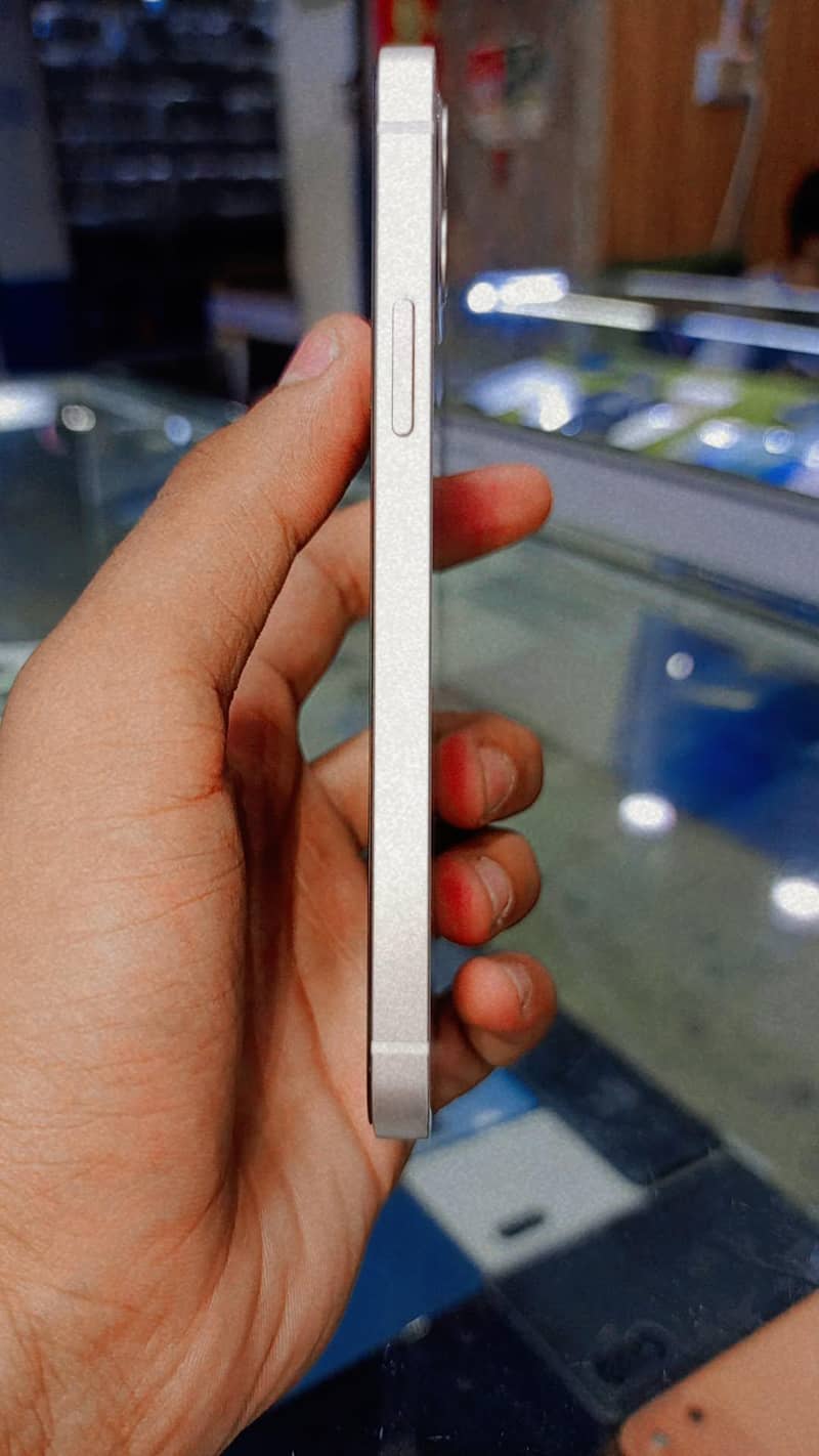Apple iPhone 12 2