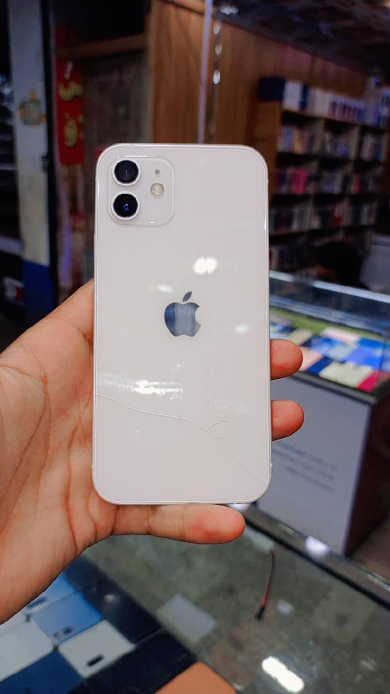 Apple iPhone 12 3