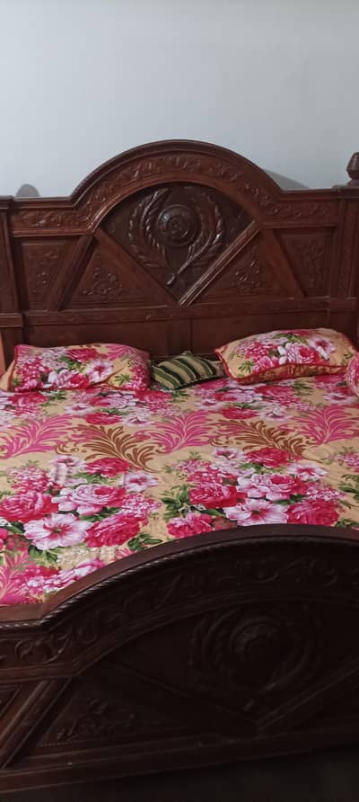 one Bed and Almari