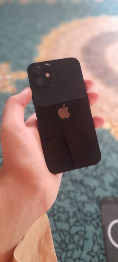 Apple iPhone 12