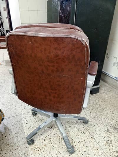 Heavy Quality Executive Office Chair – Good Condit