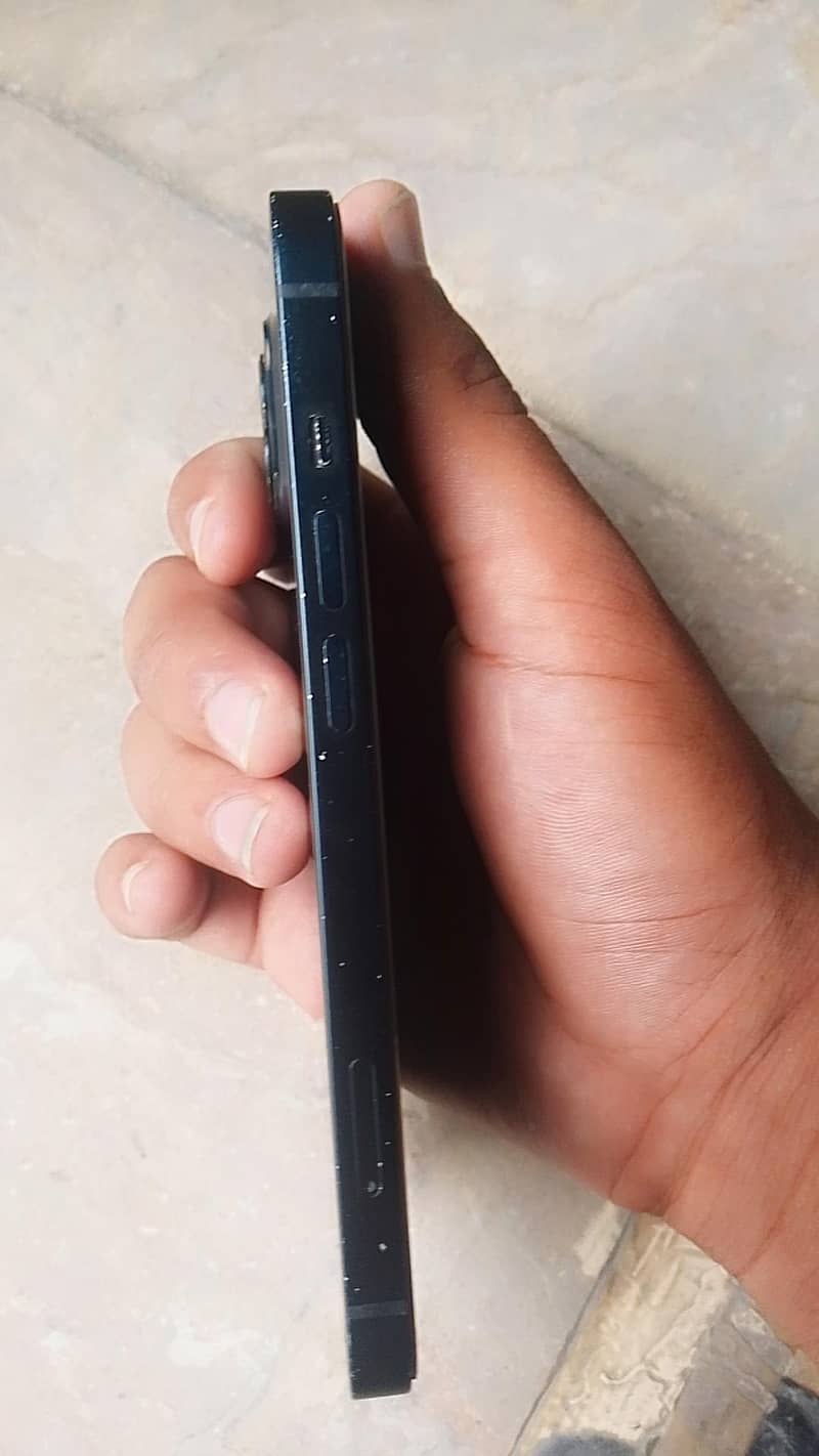 Apple iPhone 13 7