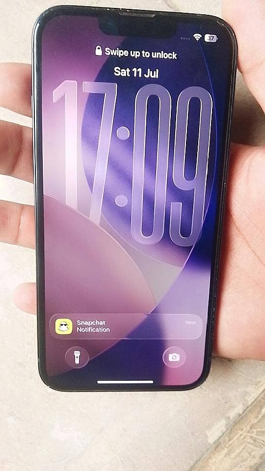 Apple iPhone 13 8