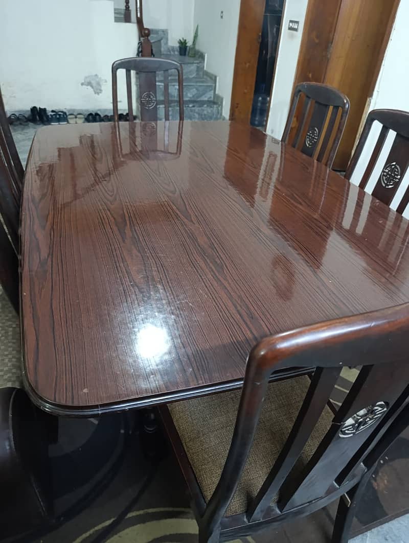 Solid Sheesham Wood Dining table. Total solid sheesham wood 6