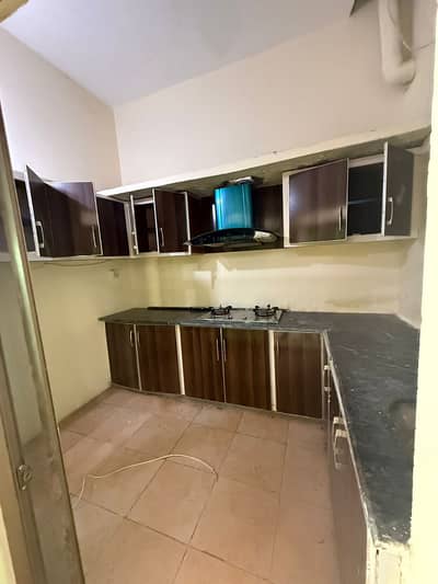 A BEAUTIFUL 10 MARLA HOUSE FOR SALE