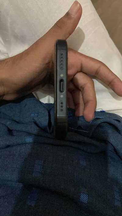 Apple iPhone 16 jv