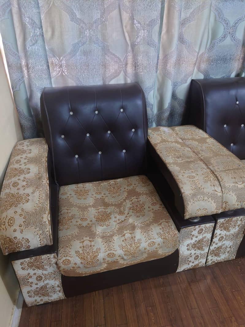 7 seater sofa 0