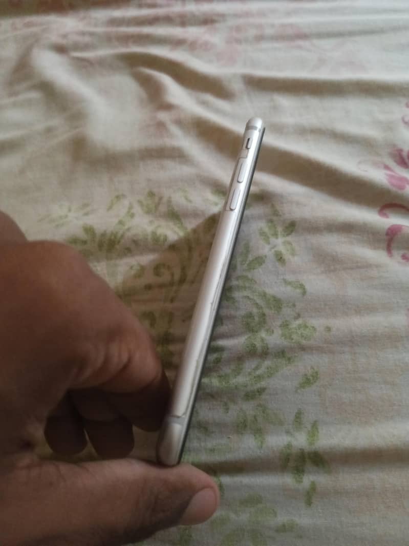 Apple iPhone 7 2