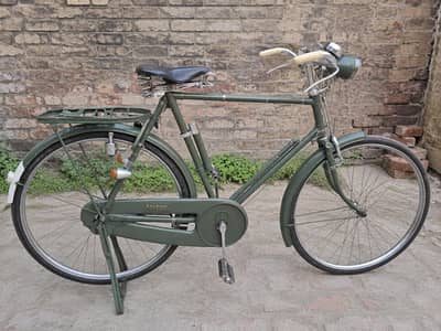 raleigh by cycle MADE IN ENGLAND