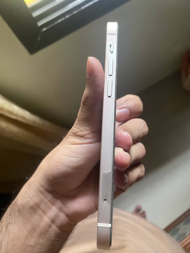 Apple iPhone 12 7