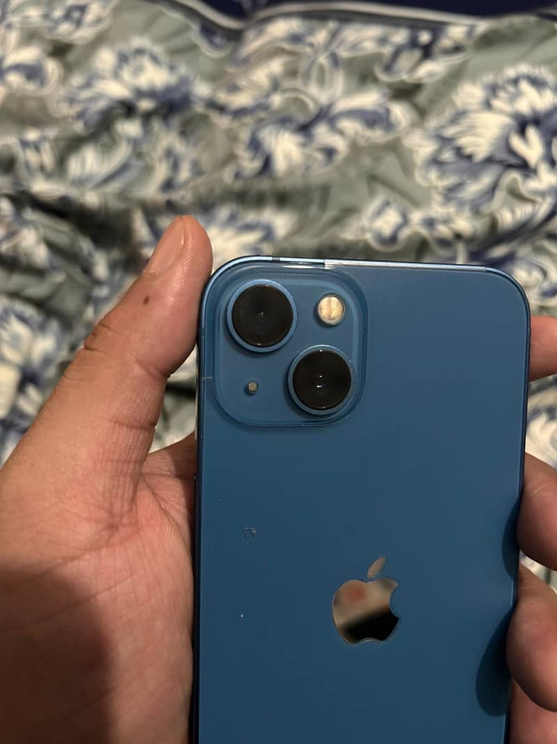 Apple iPhone 13 2