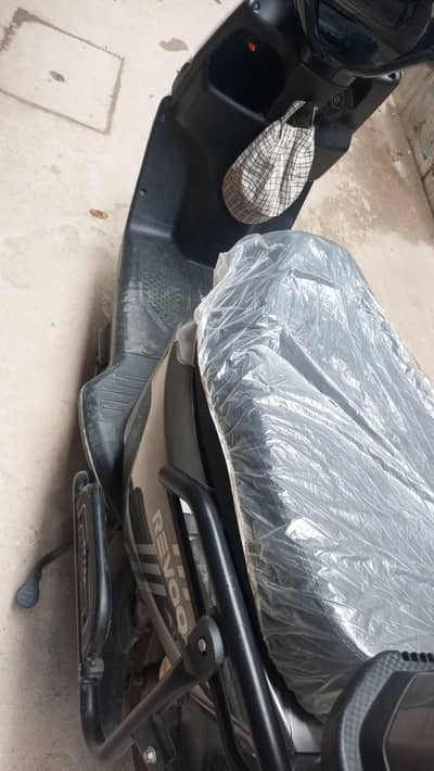 REVOO SCOOTY (Whatsapp No. 03219076842)