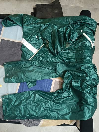 Raincoat Set in excellent condition