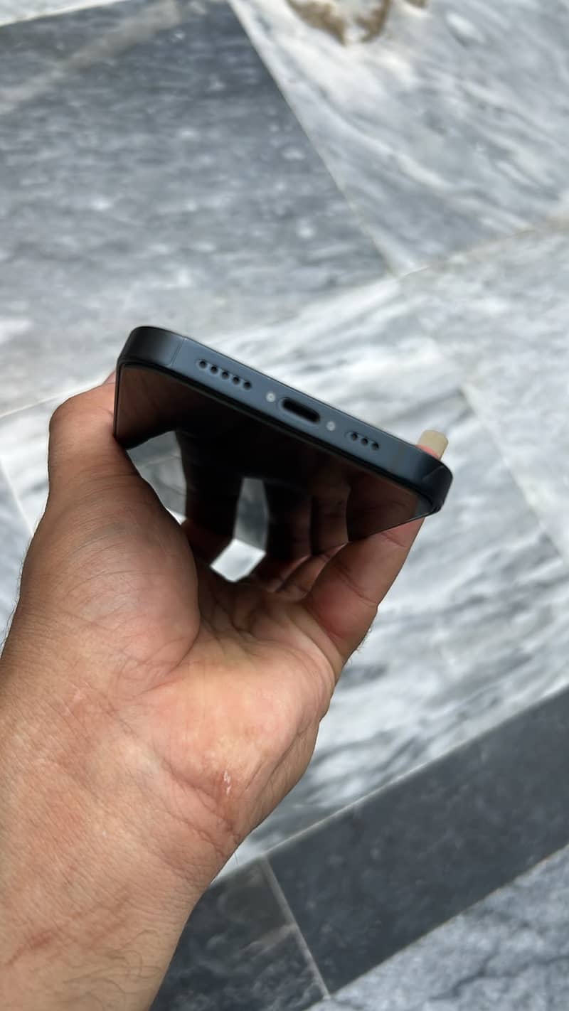 Apple iPhone 13 7
