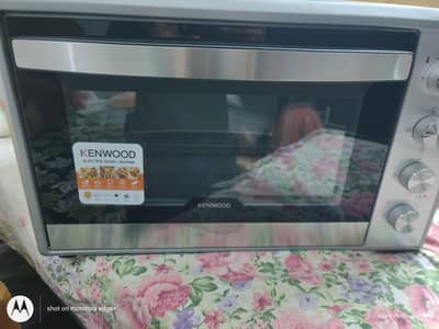 kenwood electric oven 100 litre. mom99