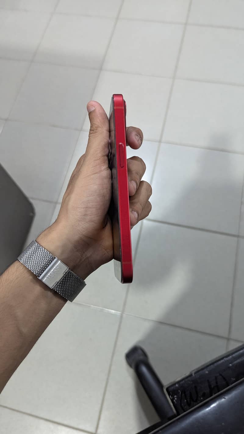 Apple iPhone 13 2