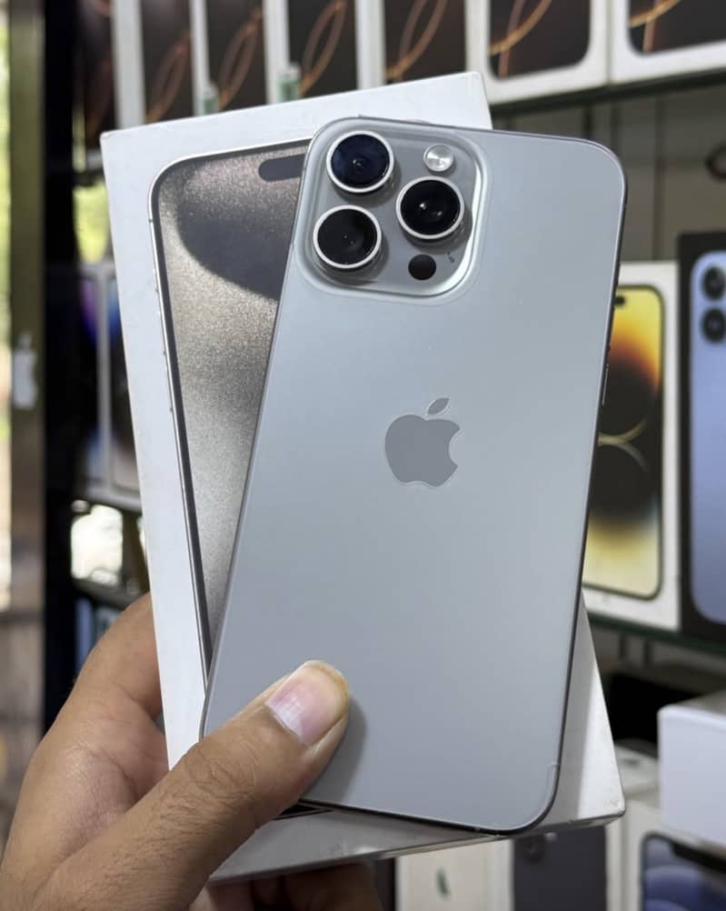 Apple iPhone 15 Pro Max 0