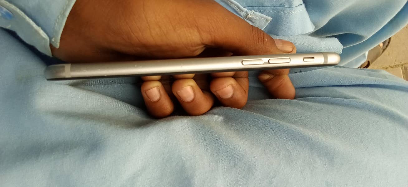 Apple iPhone 6 Plus 3