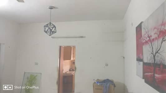 1 kanal upper lower for rent on ideal location