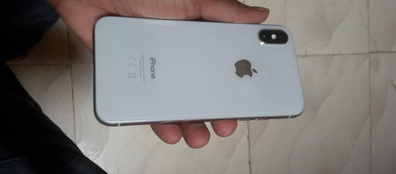 Apple iPhone X 4