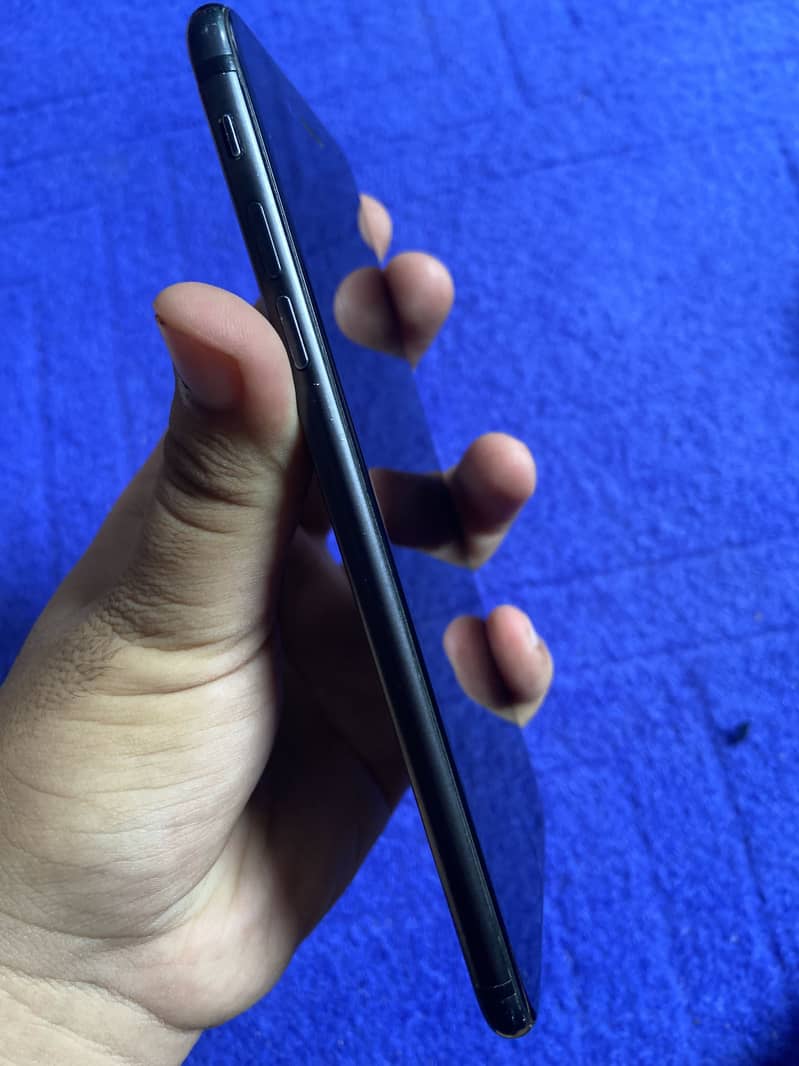Apple iPhone 7 Plus 1