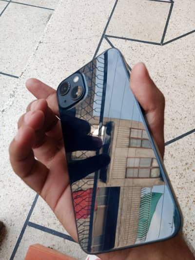 Apple iPhone 13