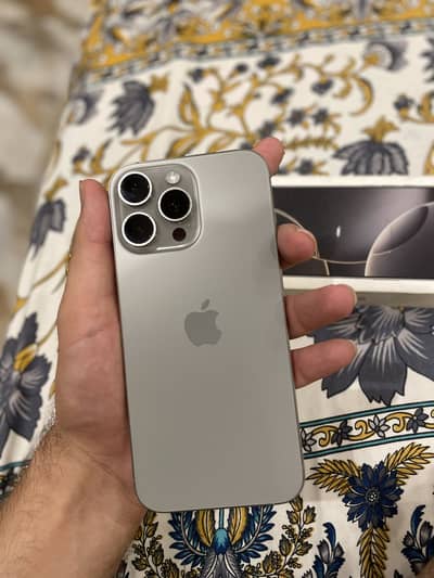 Apple iPhone 16 Pro Max