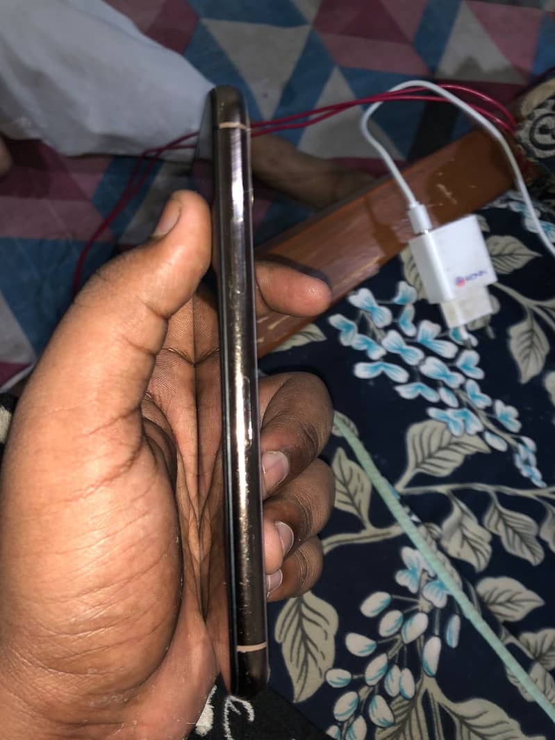 Apple iPhone 11 Pro 3