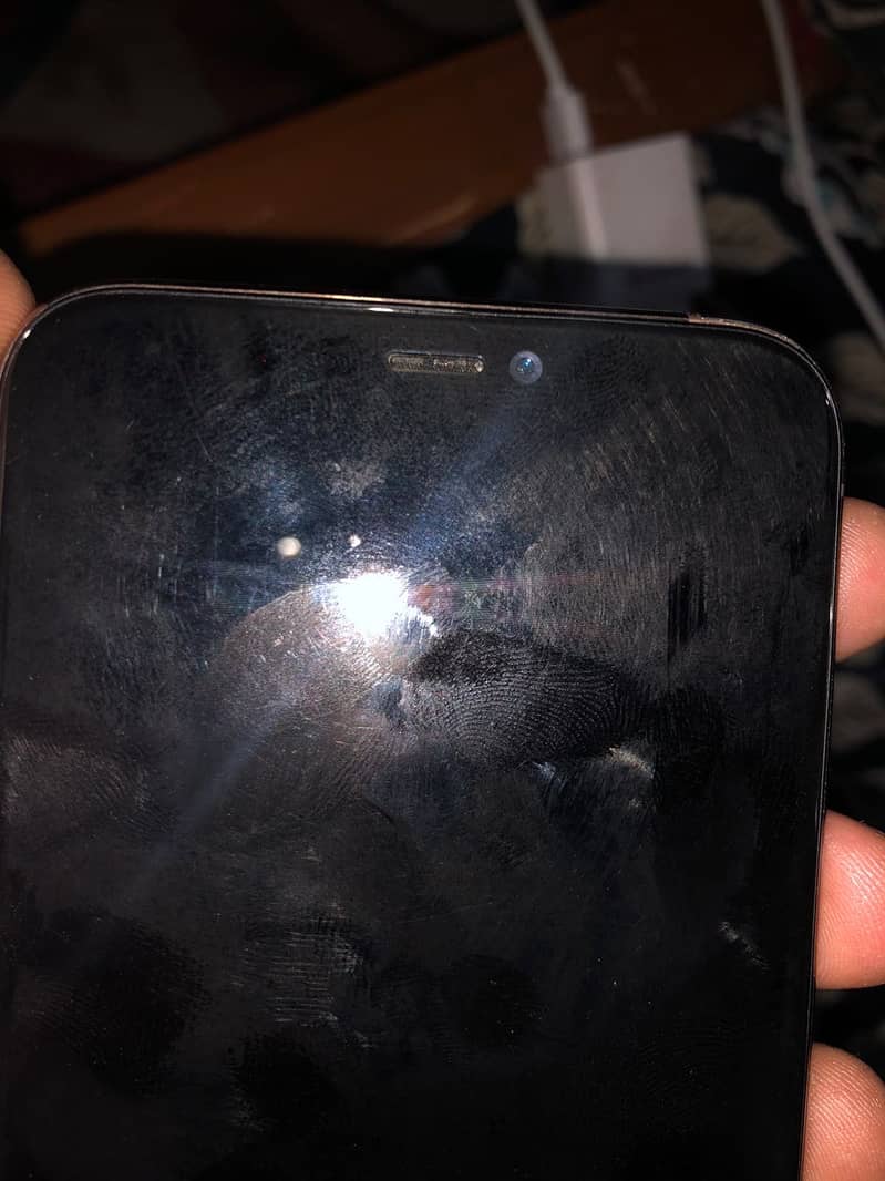 Apple iPhone 11 Pro 4