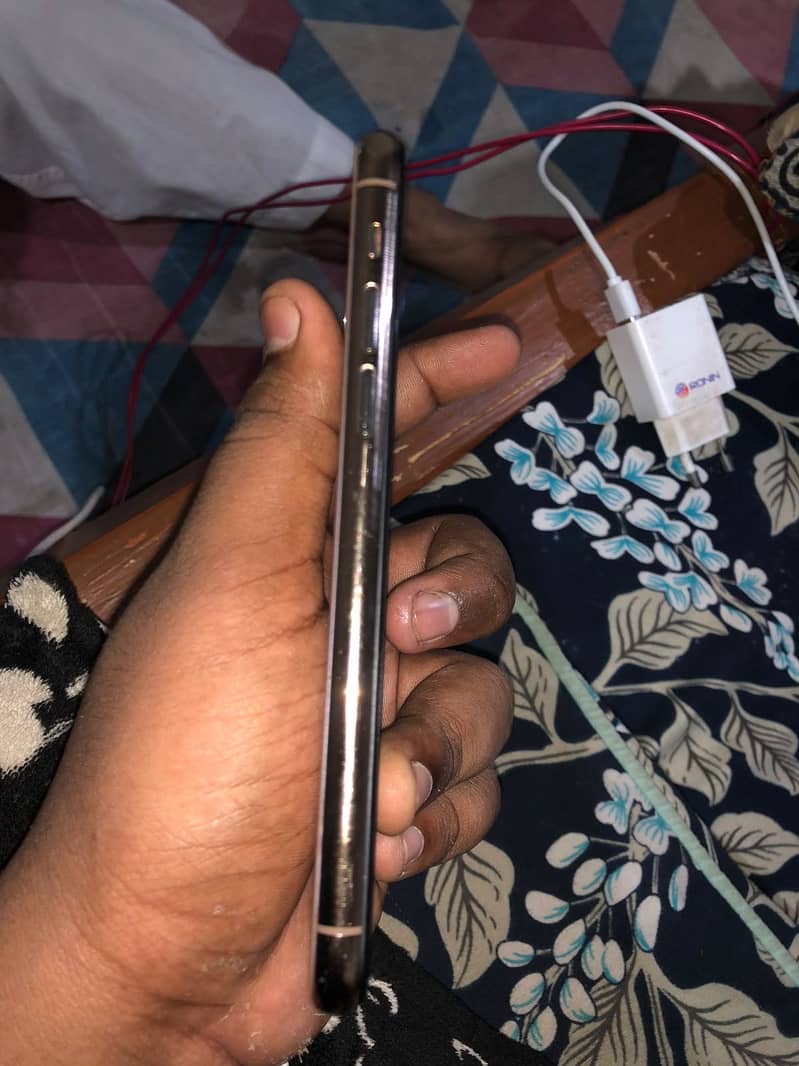 Apple iPhone 11 Pro 8