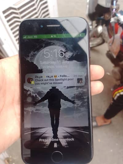 Apple iPhone 7