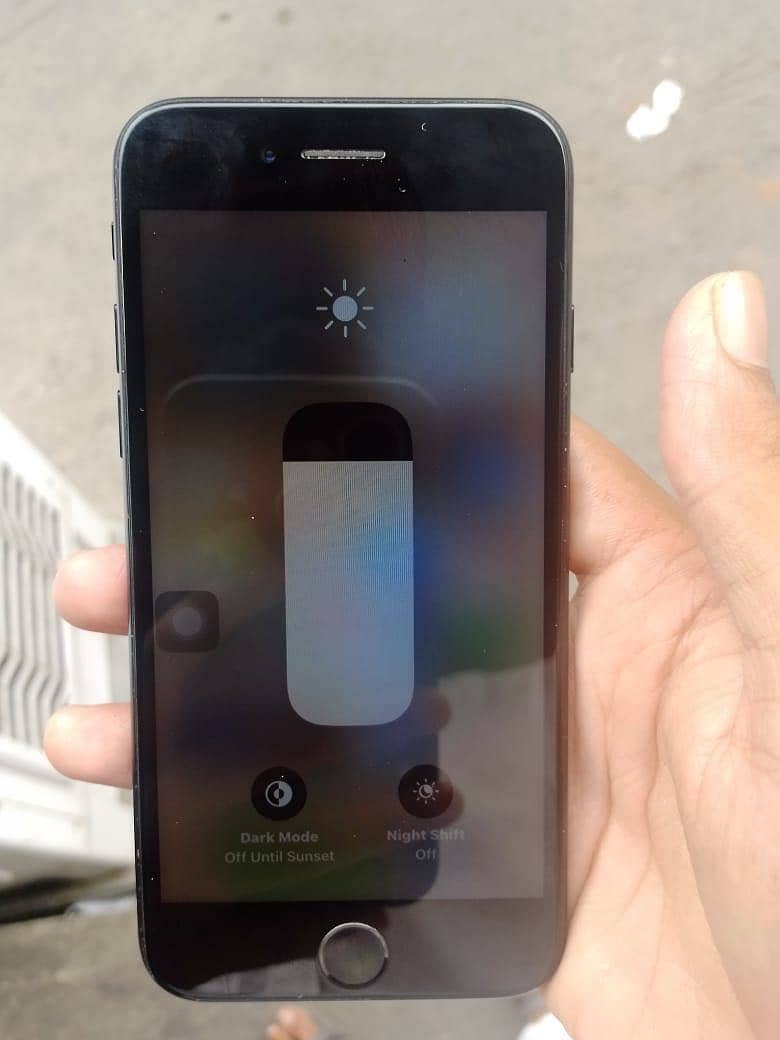 Apple iPhone 7 2