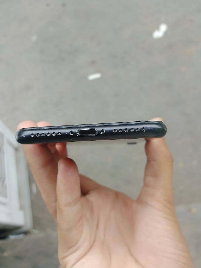 Apple iPhone 7 9