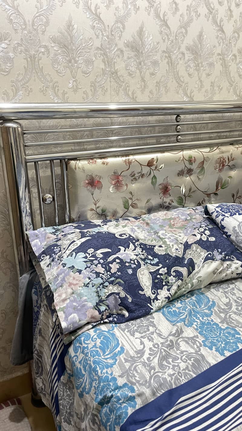 Complete bedroom set 1
