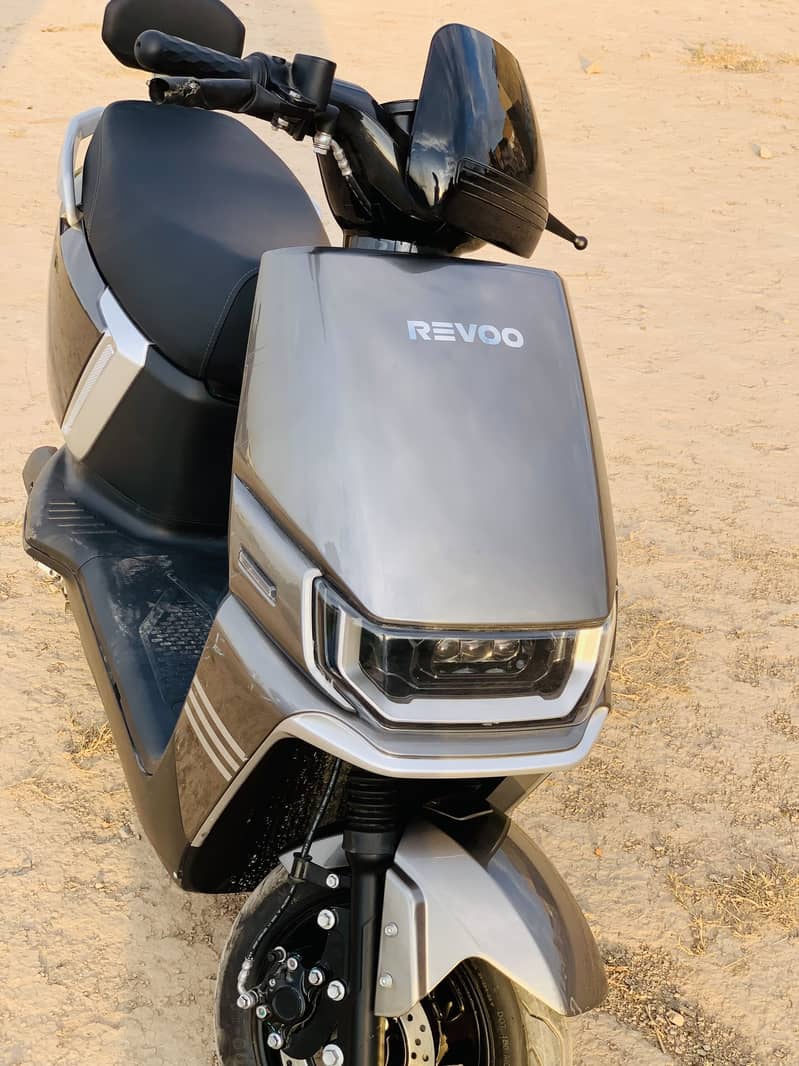 Revoo A12 3
