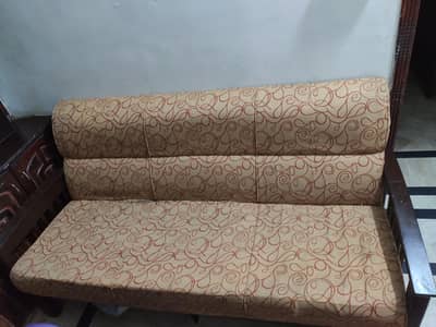 5 Seater Solid Sofa Set Excellent Condition.