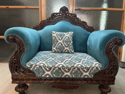 Sofa set avalible