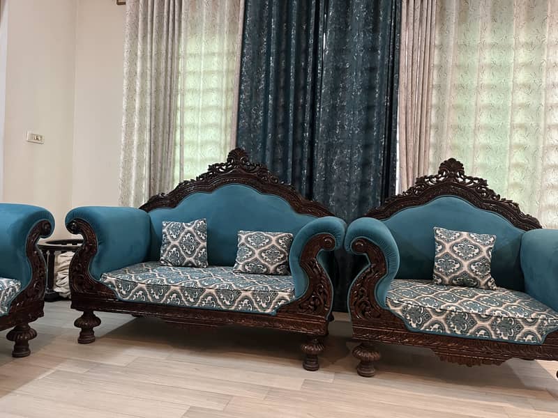 Sofa set avalible 1