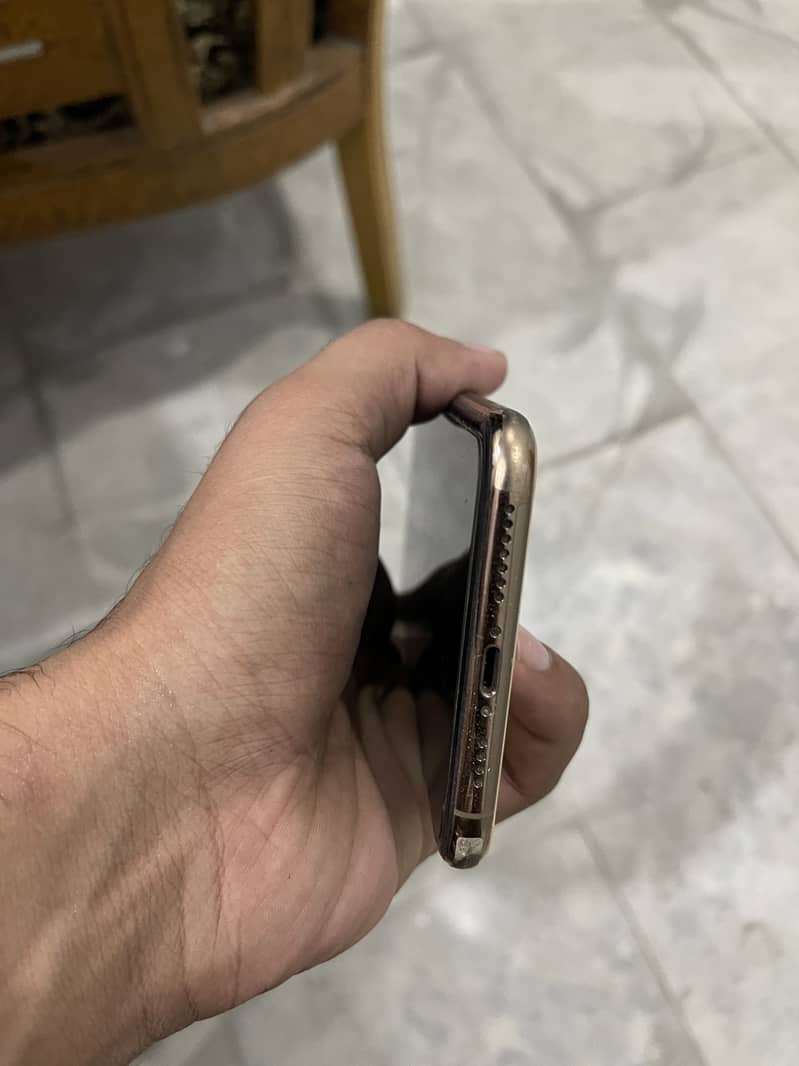 iPhone 11 pro max 4