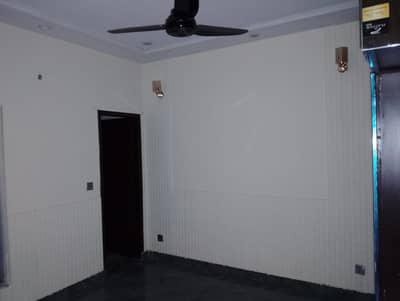 8 MARLA UPPER PORTION FOR RENT IN UET COLLEGE ROAD LAHORE