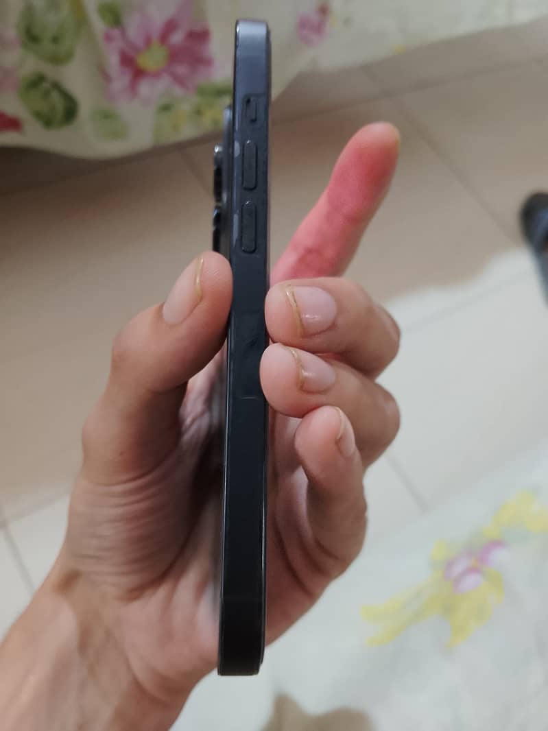 Apple iPhone 14 Pro 2