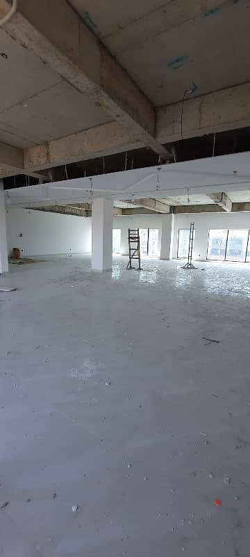 Highly Desirable 6600 Square Feet Office Available In Bahria Spring North