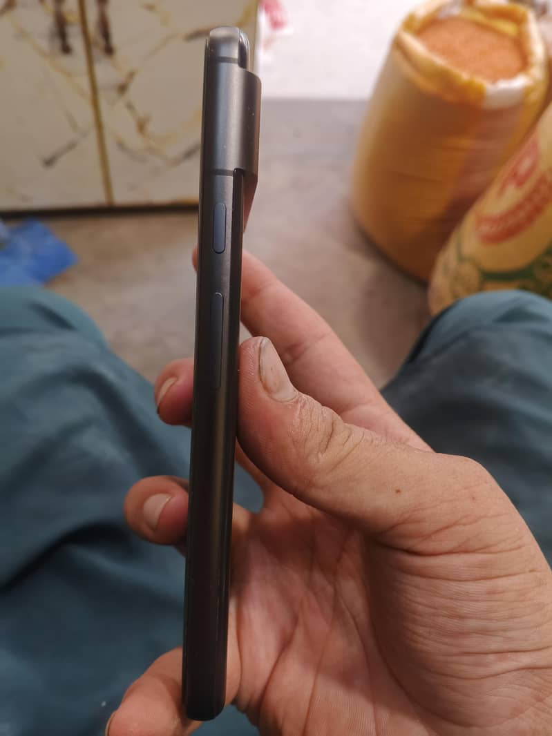 Google Pixel 8 5