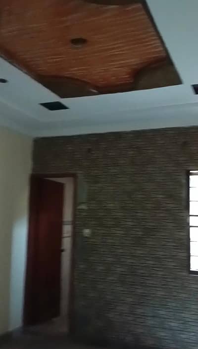 MUSTAFA TOWN : 5 MARLA TRIPLE STORY HOUSE FOR RENT