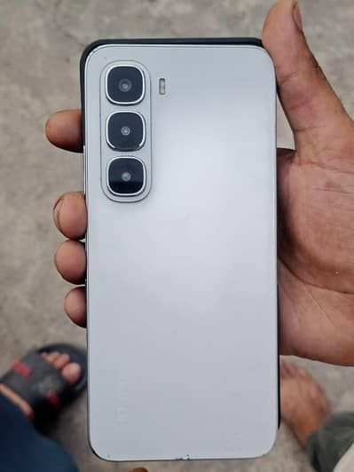 Infinix Hot 60i 10/8 condition hai bahut achcha hai 3 month warranty