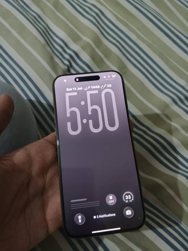 Apple iPhone 16 Pro Max 1