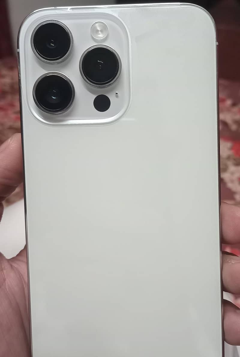 Apple iPhone 14 Pro Max 1