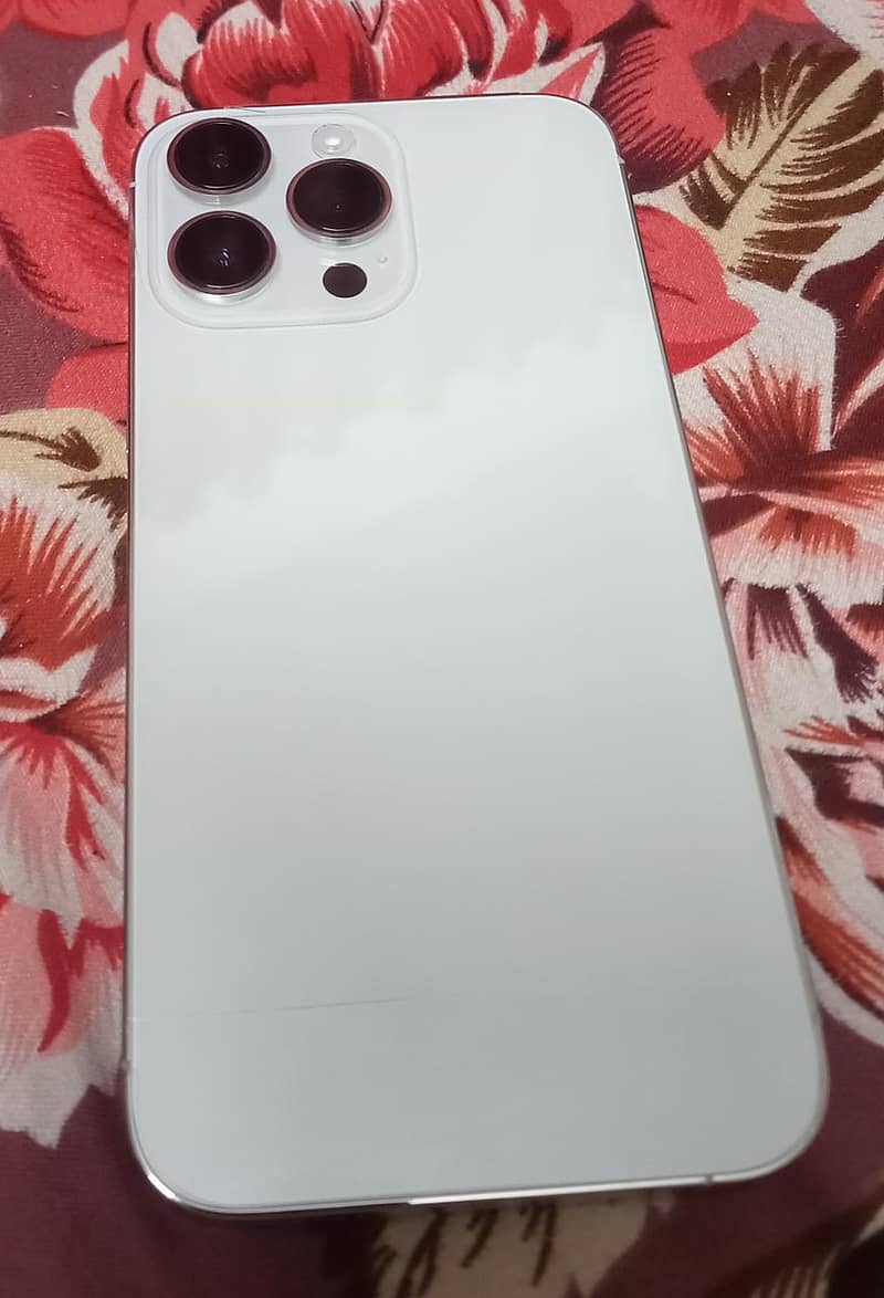 Apple iPhone 14 Pro Max 3