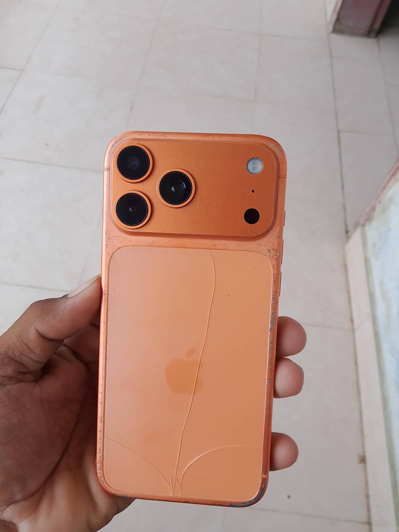 Apple iPhone 17 Pro Max 3